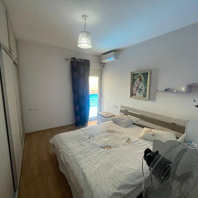 SHITET APARTAMENT 2+1 - FRESKU, TIRANË