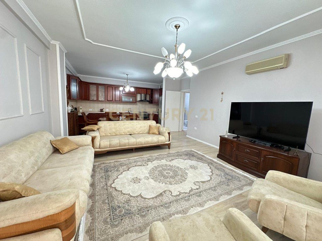 Shitet Apartament 2+1 prane Shkolles "Mihal Grameno"