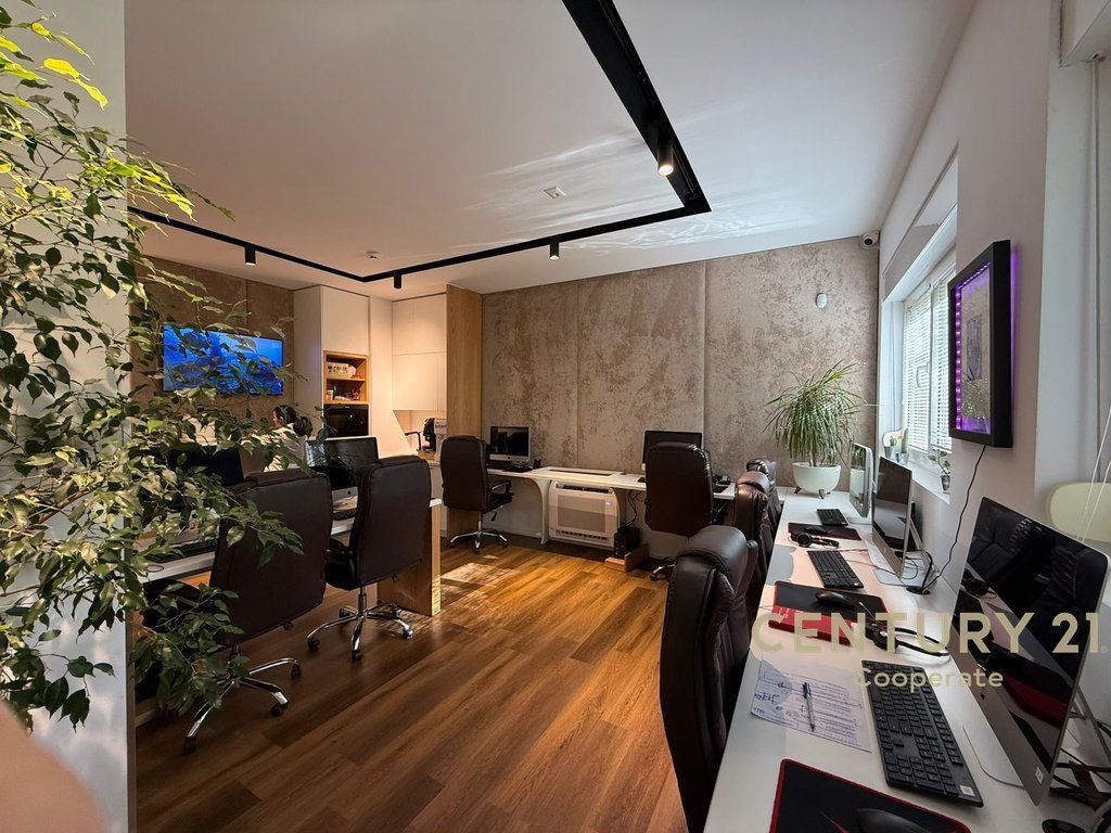 SHITET ZYRE TEK REZIDENCA KAIMI PRANE MANGALEM 21