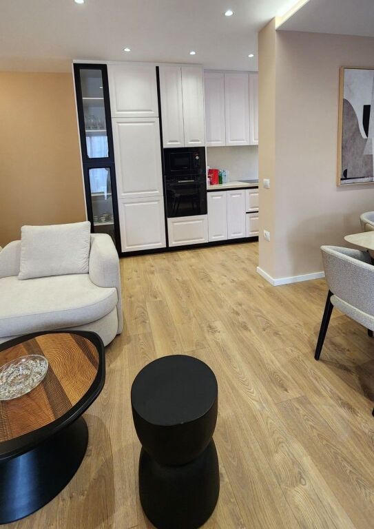 🏡 Shitet Apartament 2+1+2 – Rruga e Durrësit