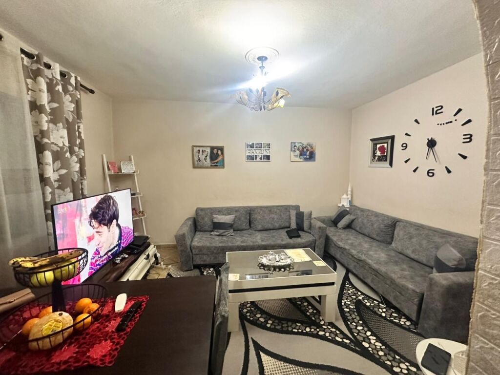 Shitet Apartament 2+1