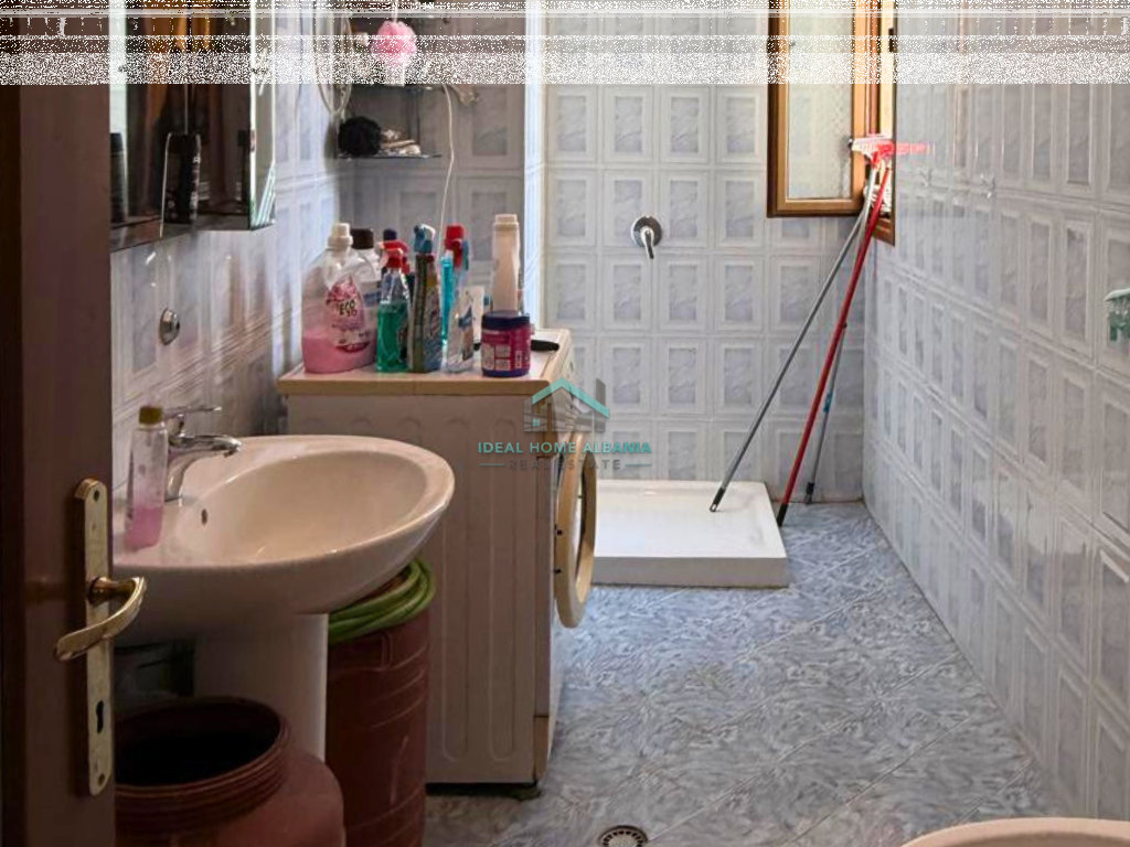 Apartament 1+1 për Shitje, Vlore (Pranë Bulevardit Kryesor)