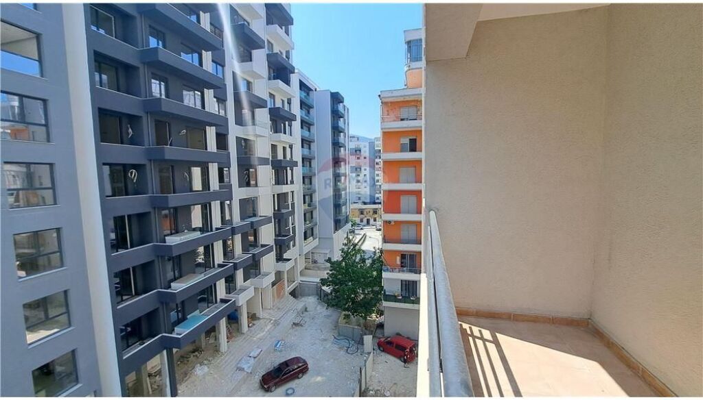 🏡 APARTMENT 2+1 FOR SALE – LUNGOMARE, Vlorë