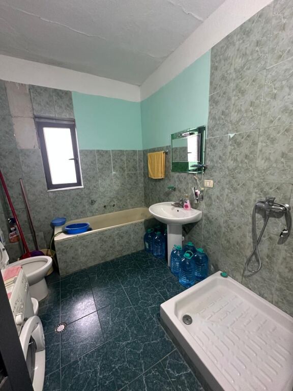 🏢Rruga e Durresit,prane Bllokut te Ambasadave shitet apartament 2+1, 120,000€uro