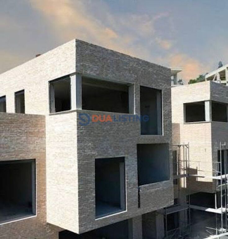 In vendita Duplex "Swan Lake Residence". Lago di Farka