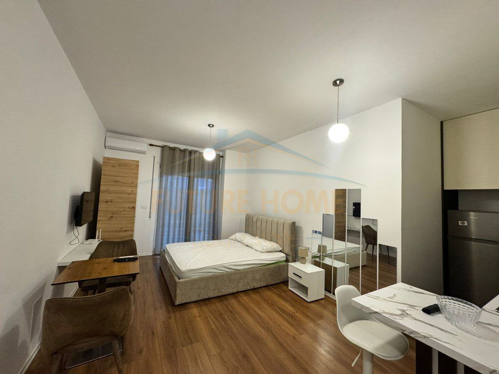 Shitet, Garsoniere, Kodra e Diellit, Tiranë