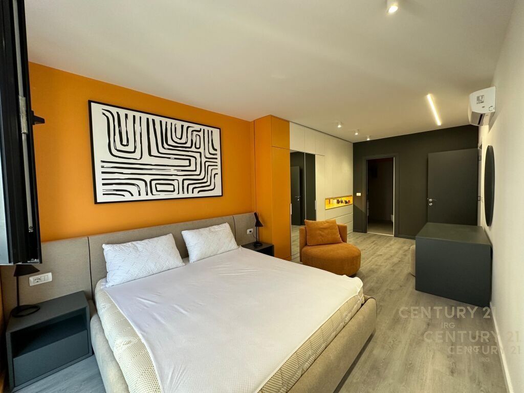 JEPET ME QIRA APARTAMENT 2+1+2 ME POST PARKIMI TEK ISH FUSHA E AVIACIONIT