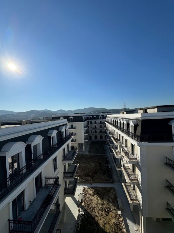 SAUK, Porta Tirana e Re shesim super apartament 2+1+2