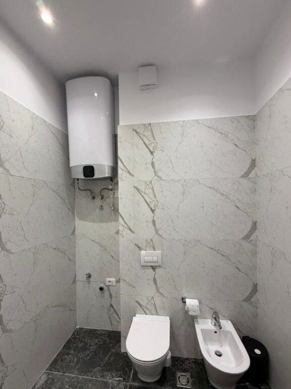 Apartament 2+1+post parkimi per qira tek Kompleksi Delijorgji !