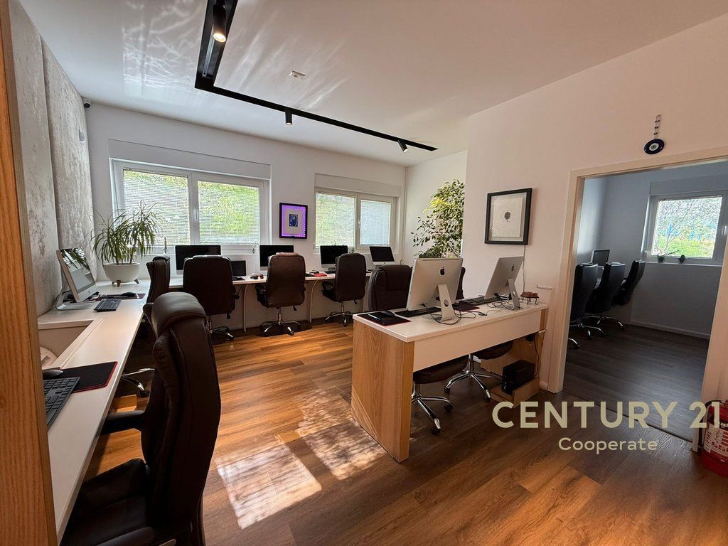 SHITET ZYRE TEK REZIDENCA KAIMI PRANE MANGALEM 21