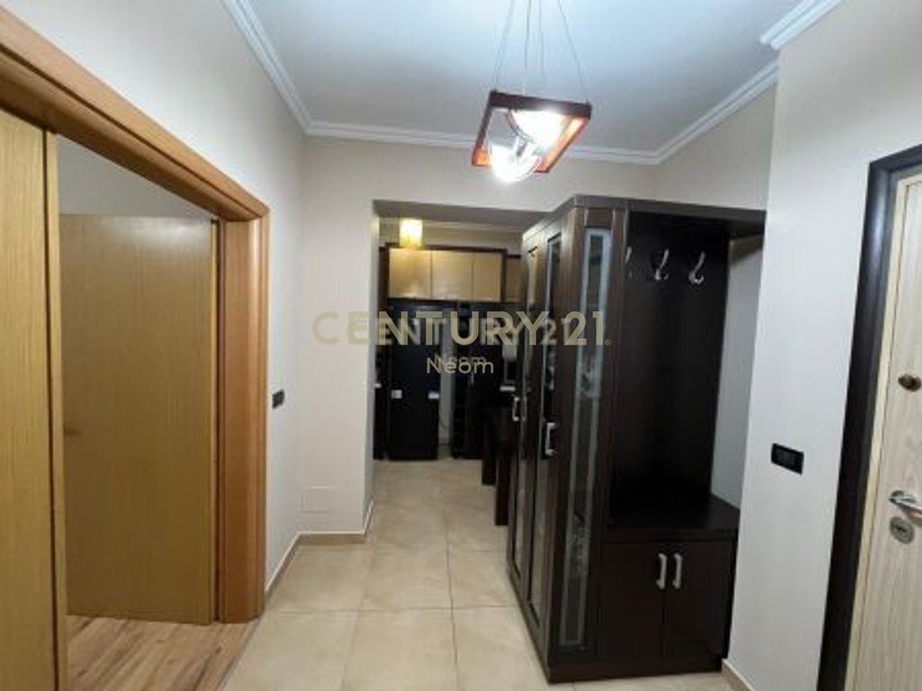 APARTAMENT 2+1 ME QIRA TEK KOMUNA E PARISIT