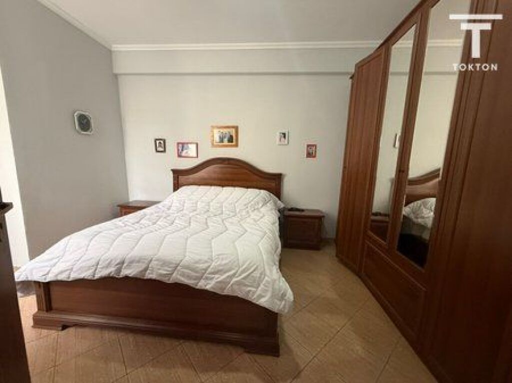 SHITET, APARTAMENT 3+1, LIBRI UNIVERSITAR, TIRANË