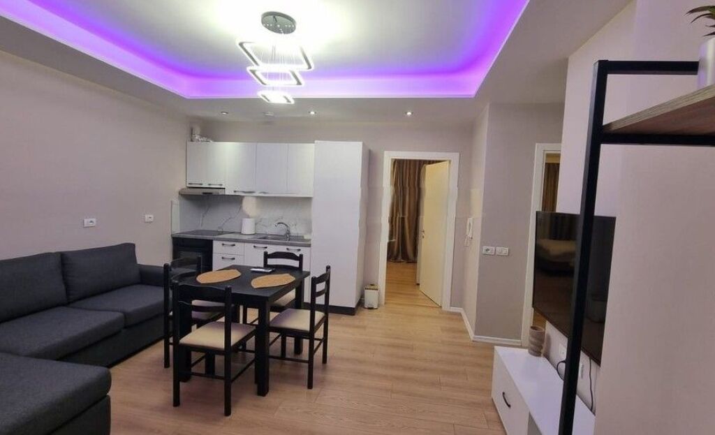 Apartament 2+1 Me Qira në Restorant Durrësi