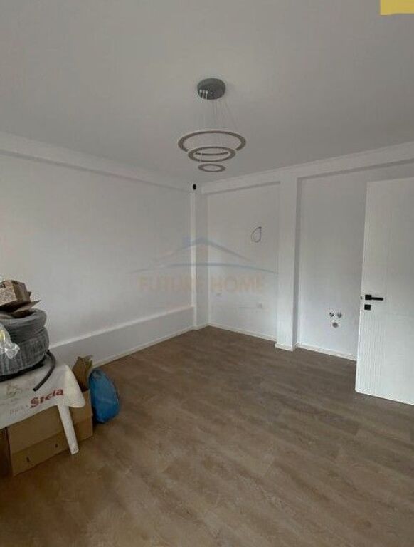 For sale, Apartment 1+1+Wardrobe, Electric Market, Tirana.