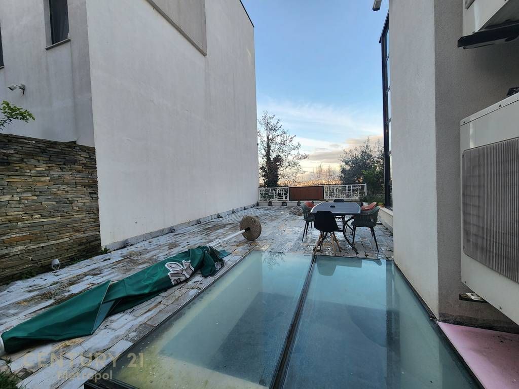 VILLA WITH POOL FOR RENT IN TEG!