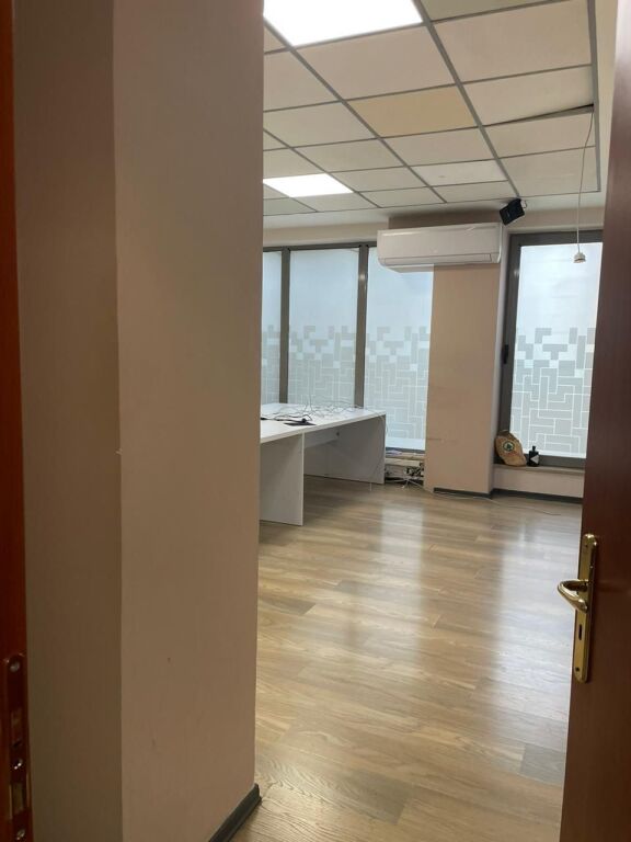 🏢 Locale Commerciale in Affitto vicino al Centro!