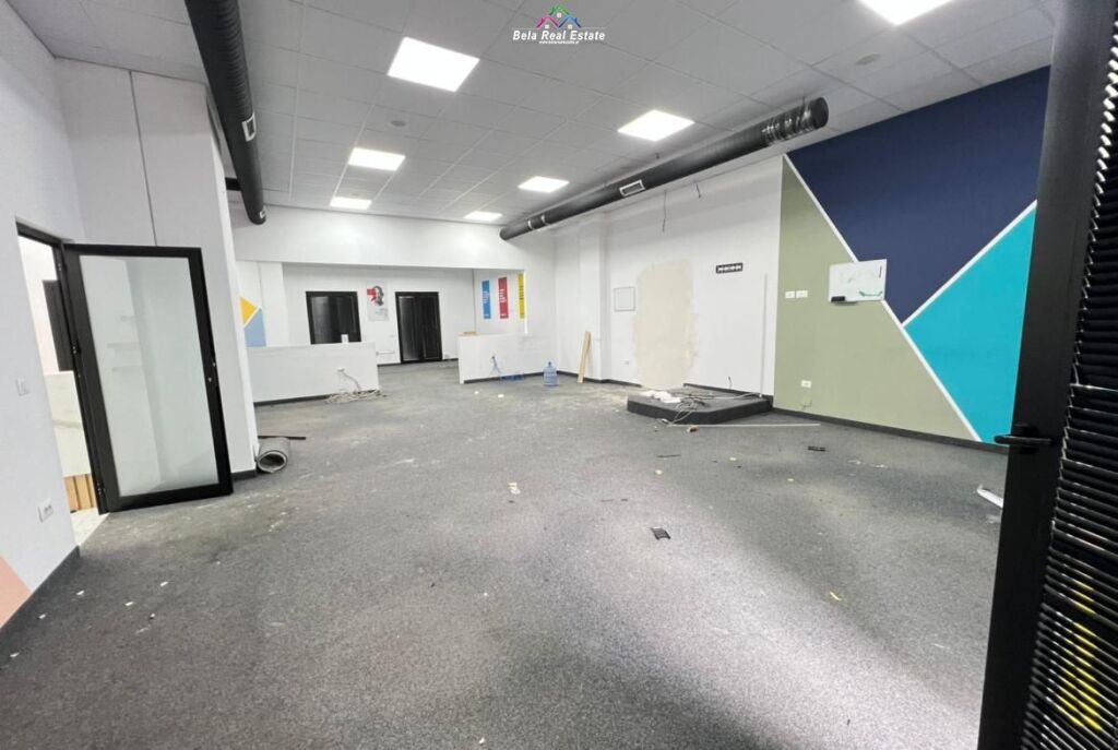 Ufficio in Affitto presso Farmacia 10 (ID BZ2881) Tirana