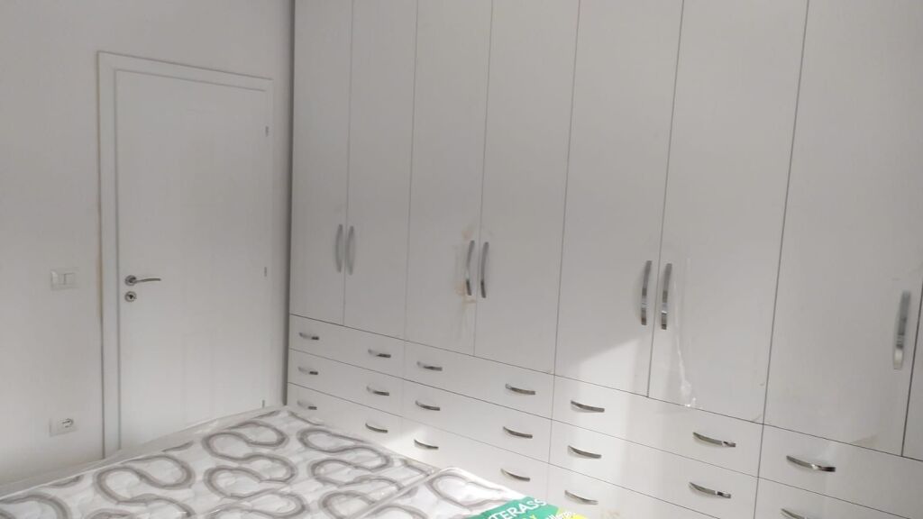 🏢Tek Oxhaku,prane Restorant Rei Mar jepet me qera apartament 1+1,i mobiluar. 550Euro