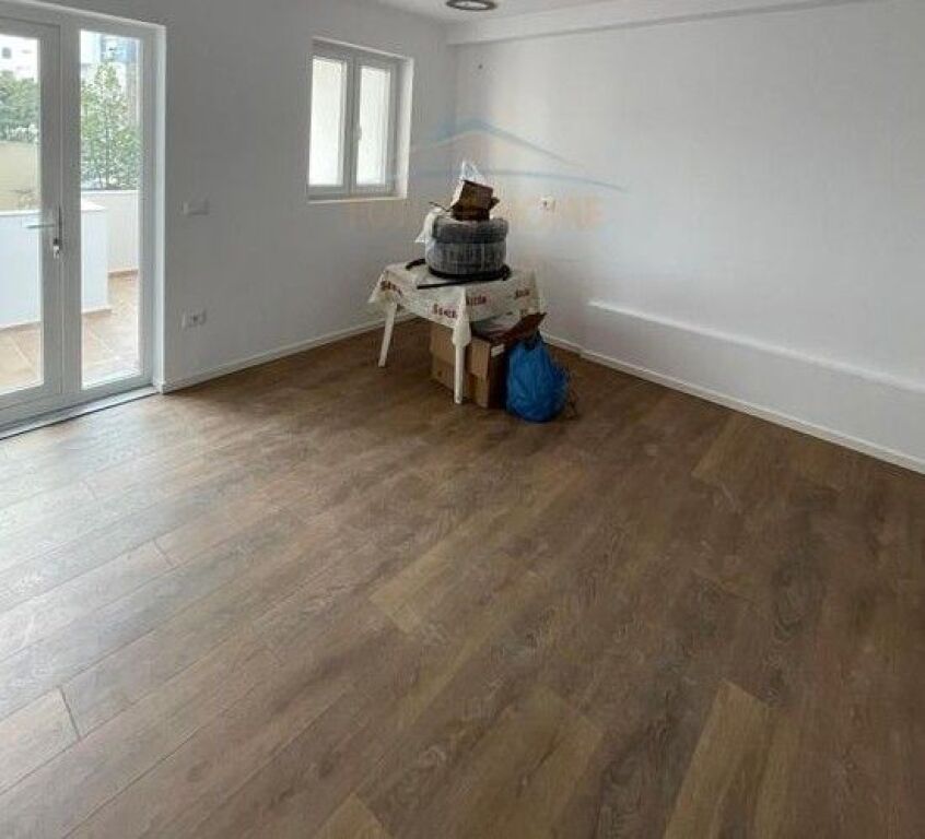 For sale, Apartment 1+1+Wardrobe, Electric Market, Tirana.