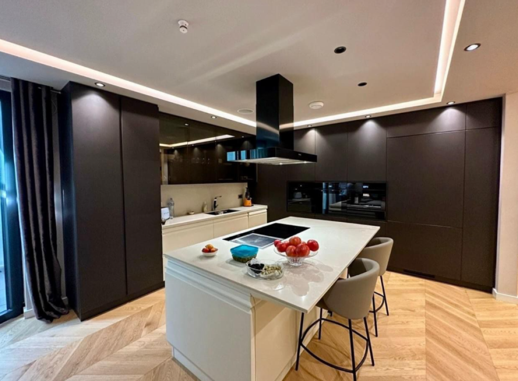 🏡 Vilë 3-Katëshe për Shitje – Mandarin Residence