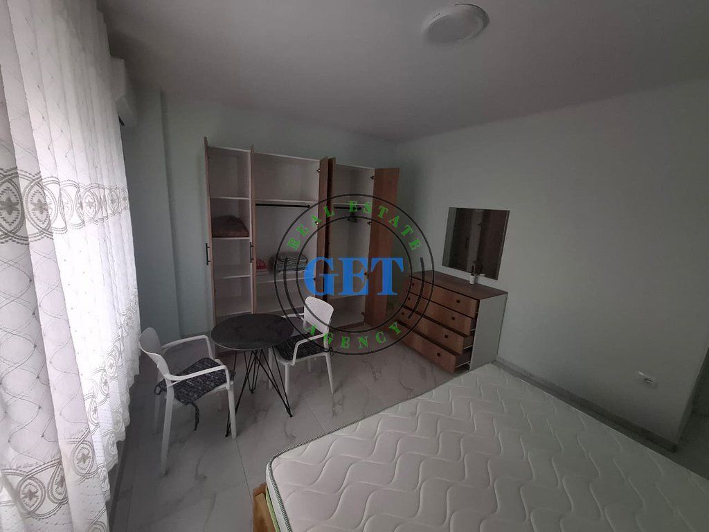 Qira, Apartament 2+1+2 me pamje deti, Galaktiku, Durrës.