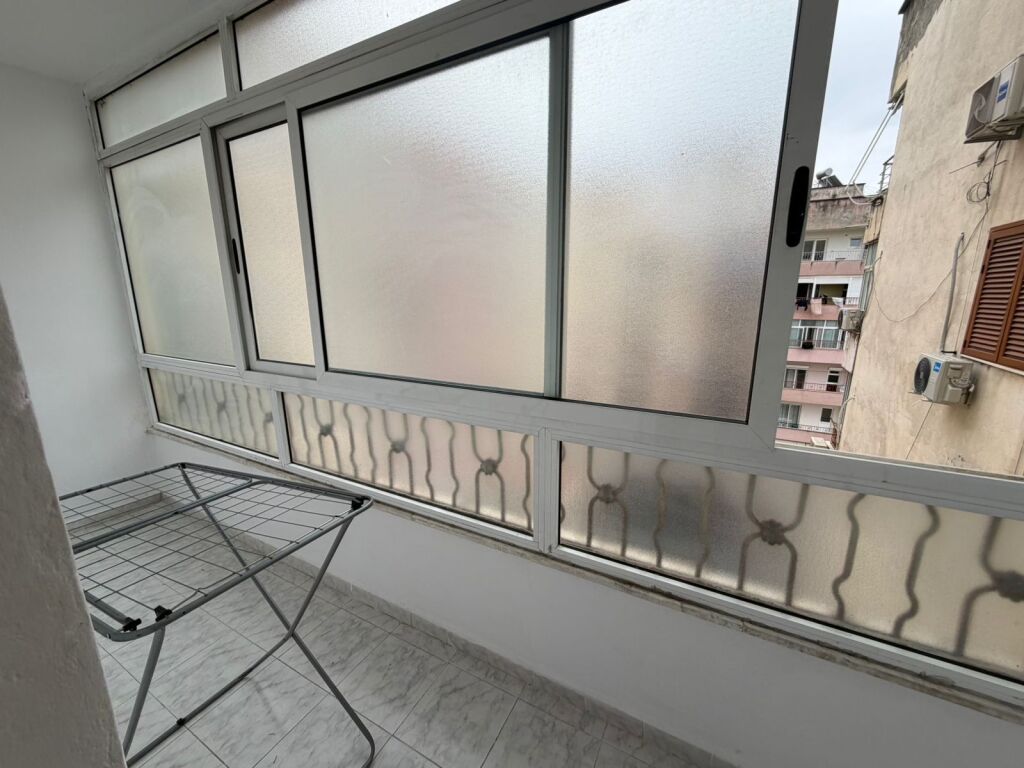 Jepet me qera apartament 2+1+2 ballkone Rruga Dritan Hoxha