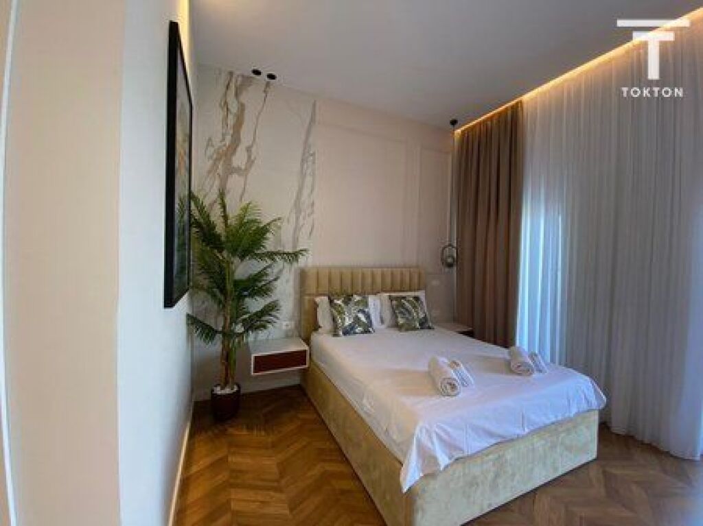 RRUGA: "VLORË", RADHIMË,SHITET, APARTAMENT 2+1+2