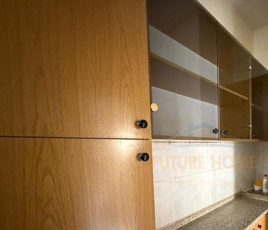 Qira, Apartament 1+1, Gjimnazi Petro Nini Luarasi, Tirane