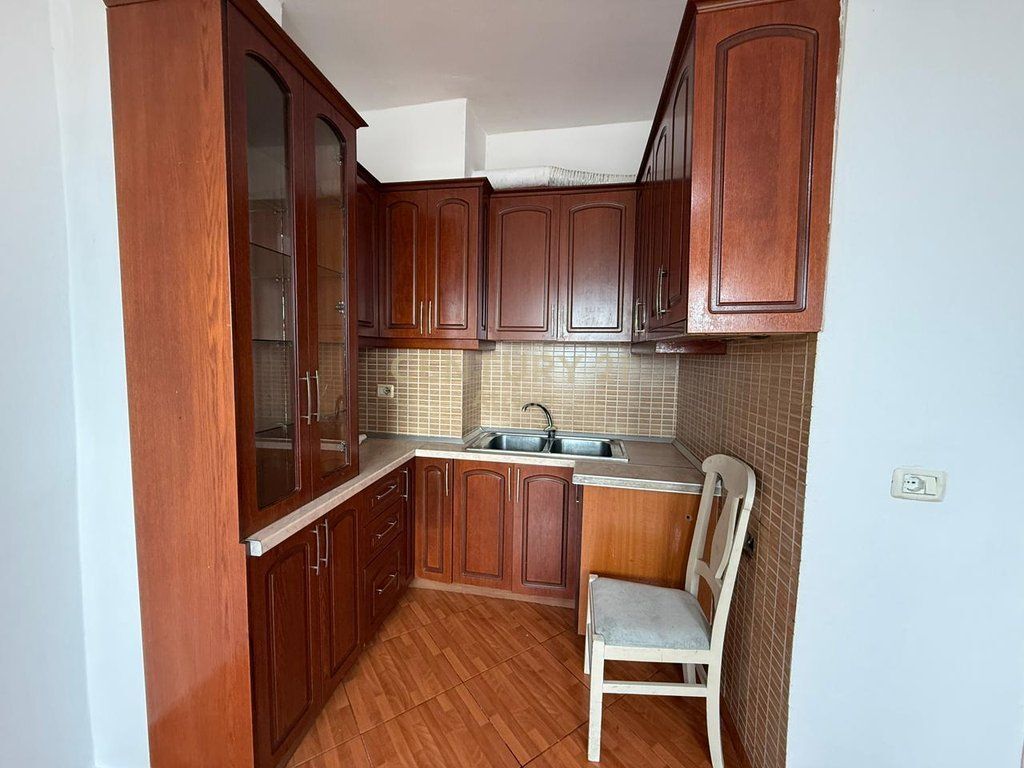 AFFITTASI APPARTAMENTO 1+1 VICINO ALLA SCUOLA KLODIAN TANUSHI A FRESKU !