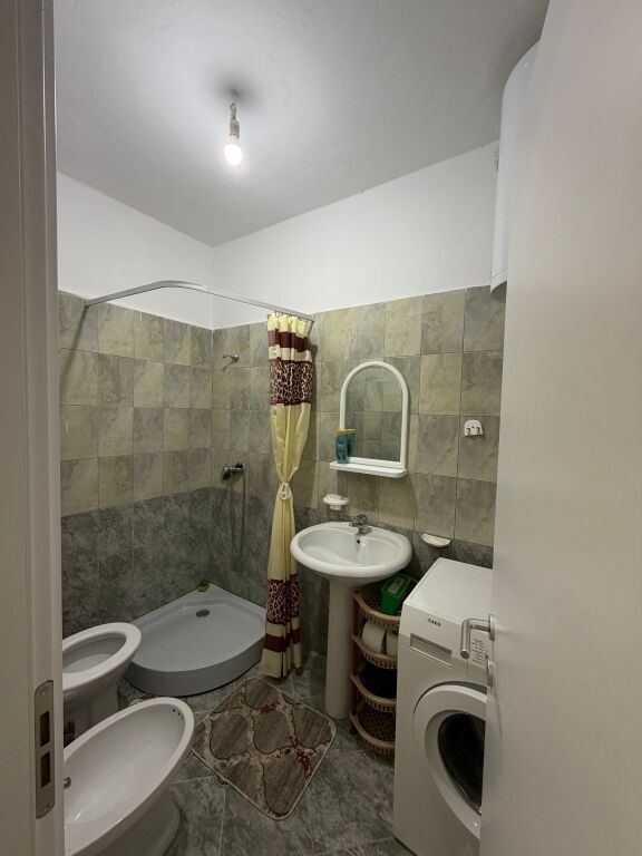 Shitet super apartament 1+1 tek Shkëmbi i Kavajës 🌊