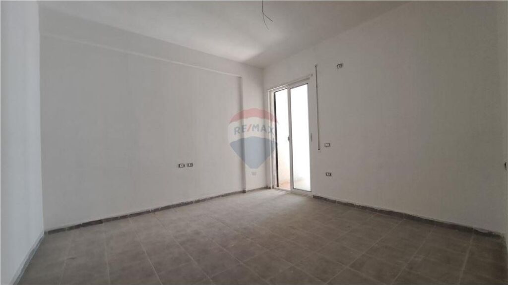 🏡 APARTMENT 2+1 FOR SALE – LUNGOMARE, Vlorë