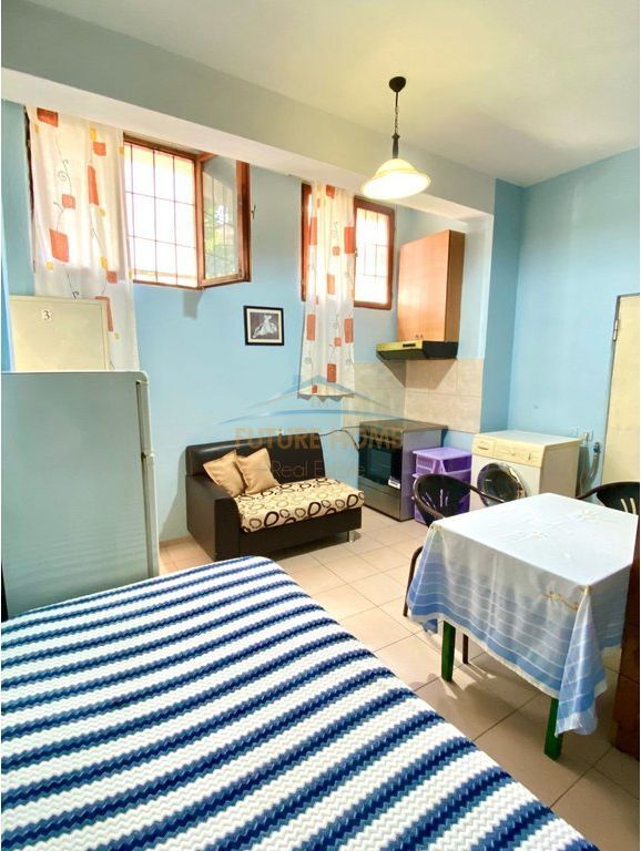 Shitet, Garsoniere, Vasil Shanto