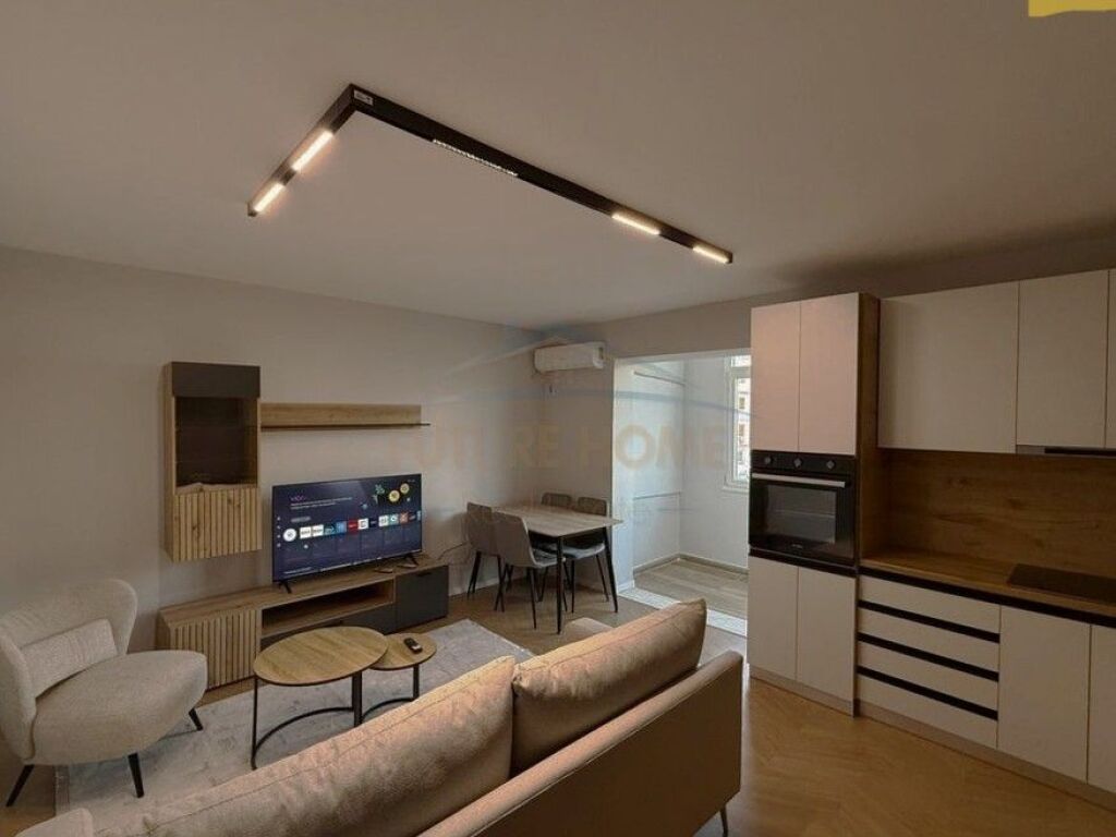 In vendita, Appartamento 1+1, Via Siri Kodra, Tirana