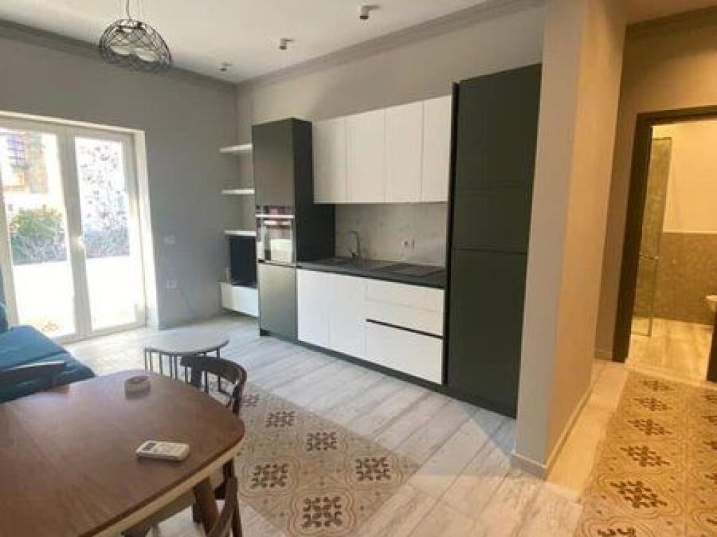 Apartament 2+1 me Qira në Rrugën e Durrësit, 650 Euro