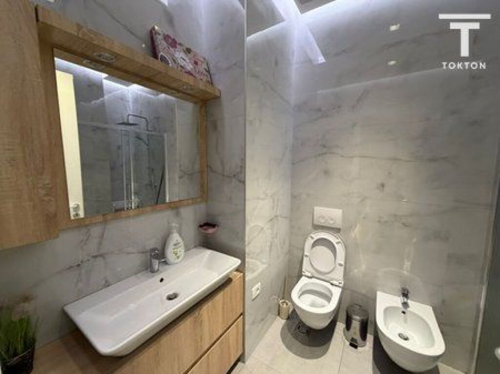 QIRA, APARTAMENT 1+1+POST PARKIMI, KOMPLEKSI DELIORGJI, TIRANË