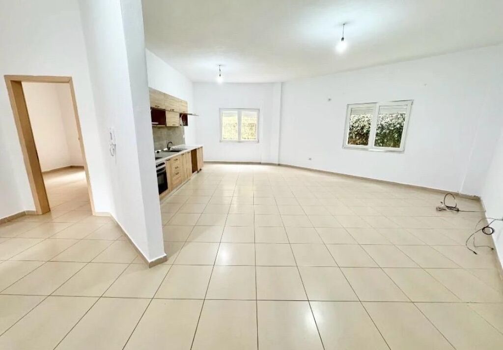 Apartament 2+1+2 për qira Liqeni i Thatë !