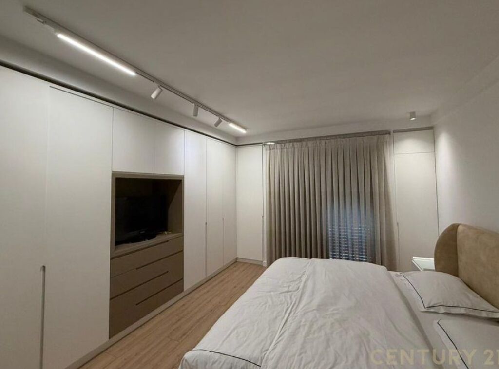 Apartament me qira  2+1+ P , Komuna e Parisit