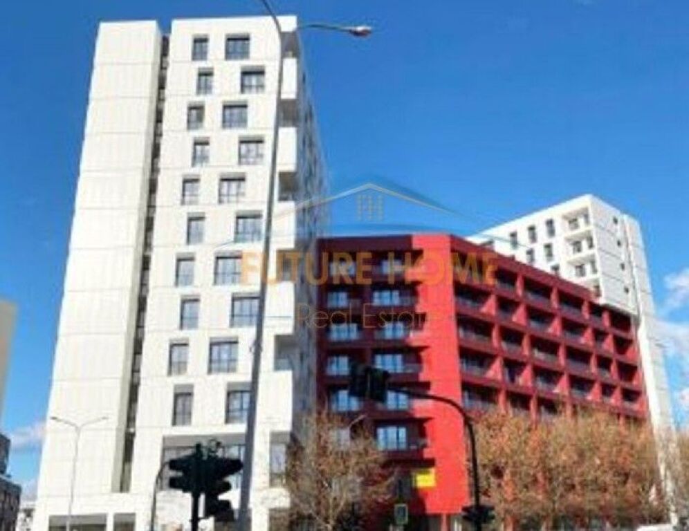 Shitet, Apartament 2+1+2, Kompleksi Arlis, Farmacia 10, Rruga e Dibres, Tirane.