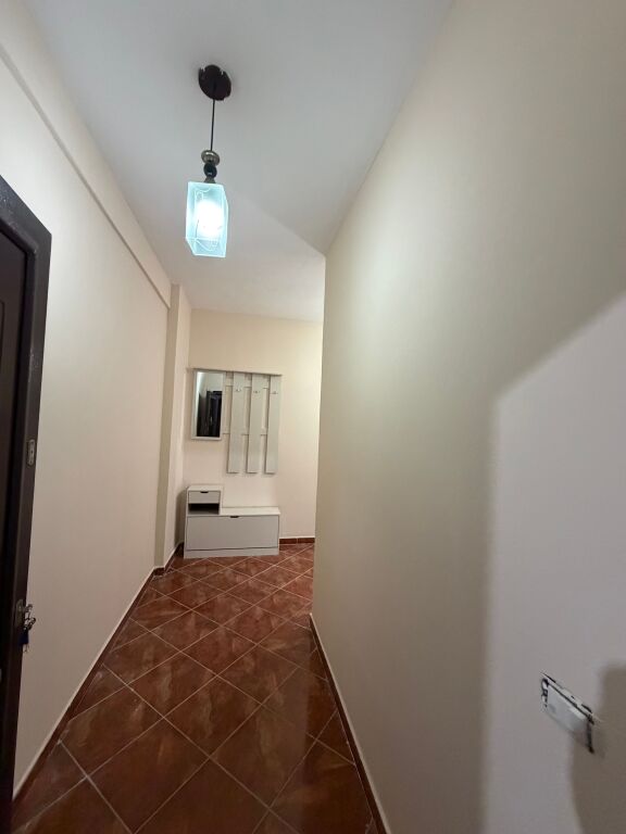 Shitet super apartament 1+1 tek Shkëmbi i Kavajës 🌊