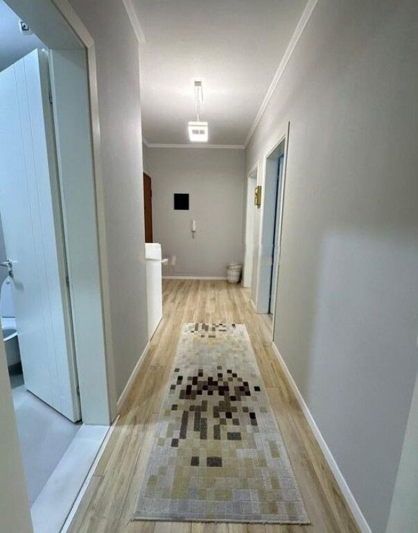 Shitet Apartament 2+1 prane Shkolles "Mihal Grameno"!