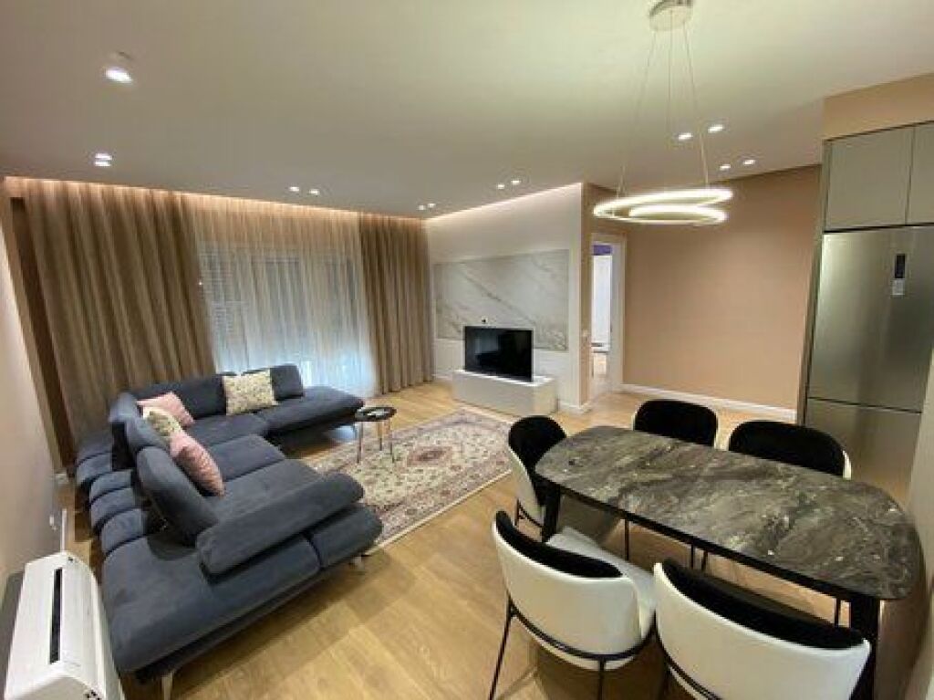 Apartment 2+1 with 2 bathrooms, fully furnished, for rent on Rruga e Dibrës – 700 Euro