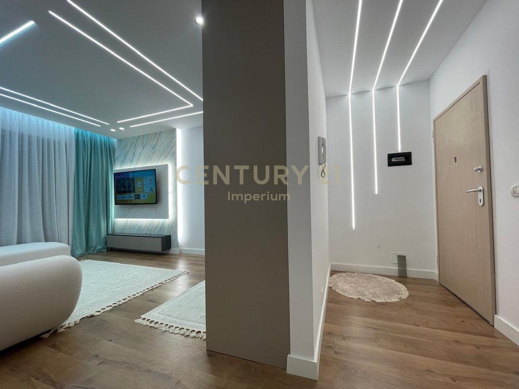 Shitet Apartament 1+1 në Katin e 8 – Ideal për Investim ose Banim!