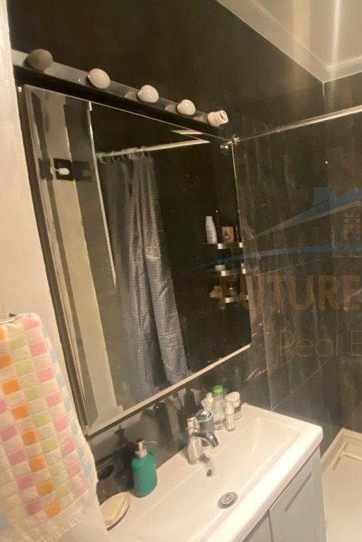 For sale, Apartment 3+1, "Kontakt" Complex, 21 Dhjetori