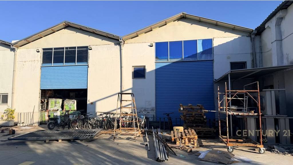 Jepet me qira magazinë 600 m² në zonën e Rruga Jordan Misja