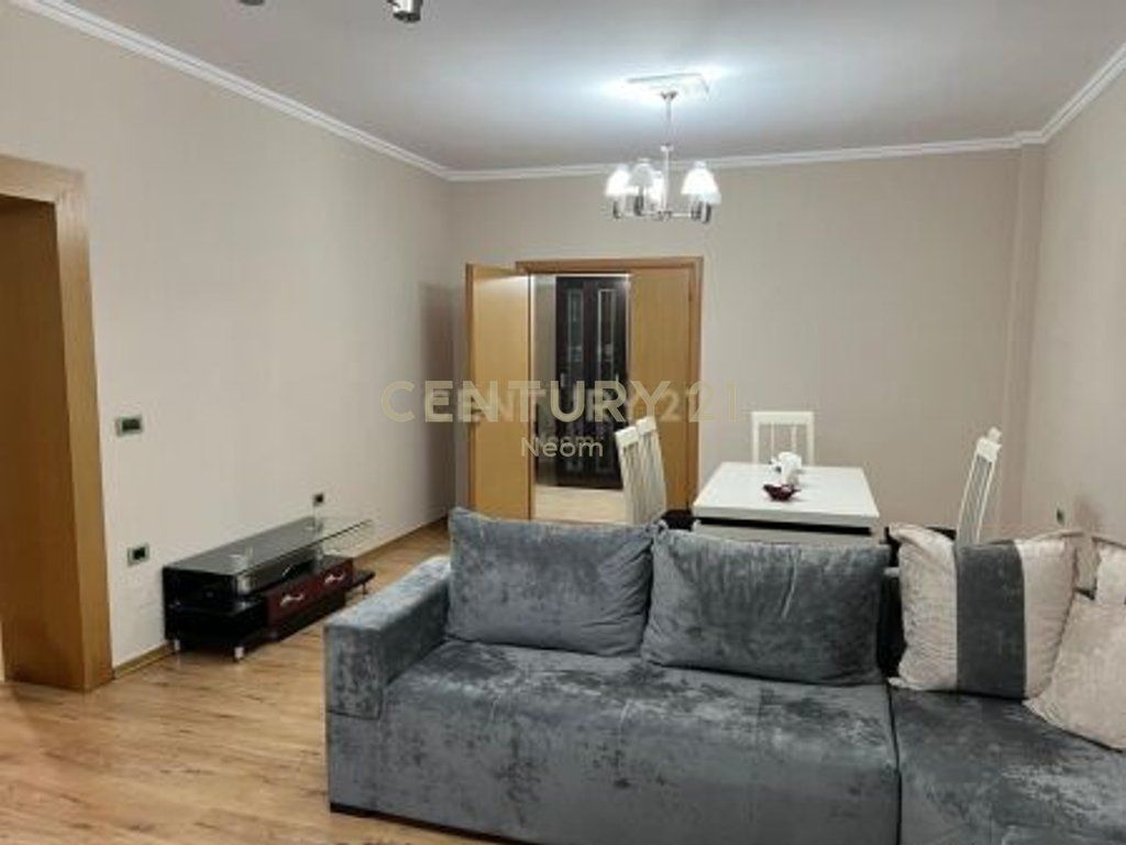 APARTAMENT 2+1 ME QIRA TEK KOMUNA E PARISIT