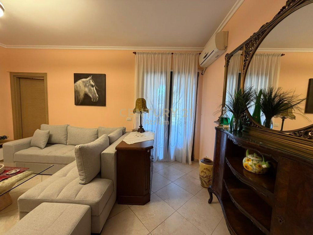 Apartament 1+1 me qira pranë Ministrisë së Jashtme