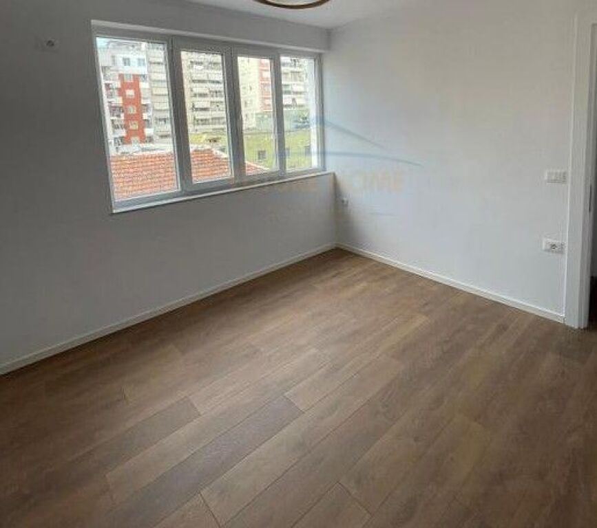 For sale, Apartment 1+1+Wardrobe, Electric Market, Tirana.