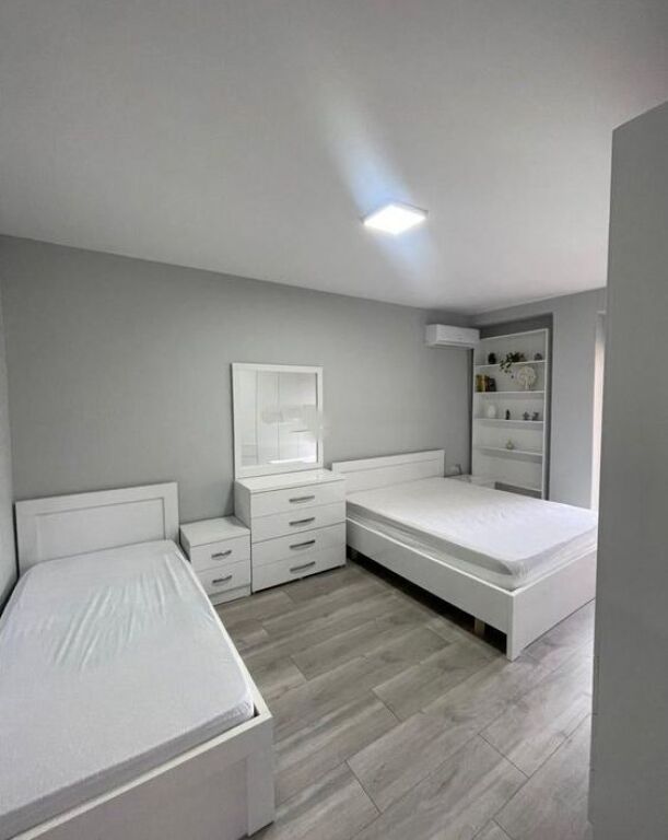 VENDESI APPARTAMENTO 2+1 21 DICEMBRE, TIRANA