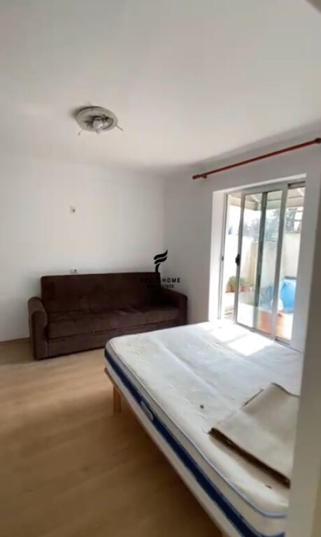 APARTAMENT ME QERA 2+1 CASA ITALIA 44.000 LEKE FH-65016