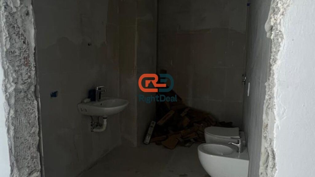 Tek Relux Residence, Shitet Apartament 2+1, Me Planimetri Dhe Orientim Ideal !!!